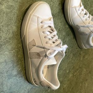 VEJA White Sneakers - size 7